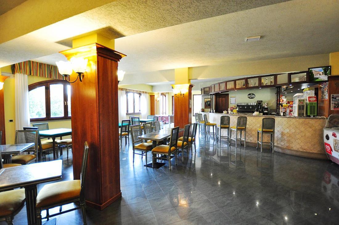 Leo Hotel Leonessa Exterior photo